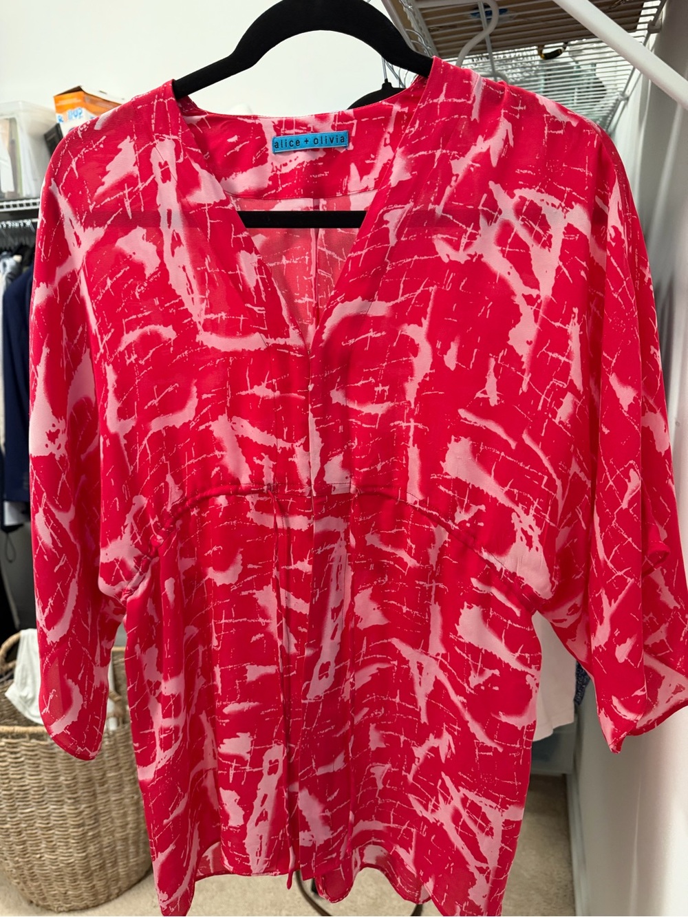 Alice + Olivia 100% Silk Tie Waist Blouse Red Pink Abstract Print Size S/M